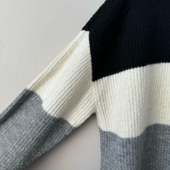 Talbots Mockneck Sweater - Picture 4 of 6